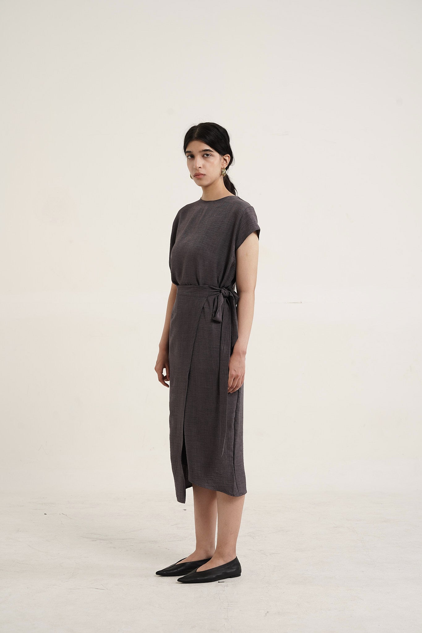 knee length dresses for ladies Akina Dress in Loose Linen