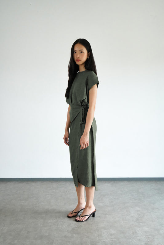 Akina Dress in Loose Linen - Moss Green