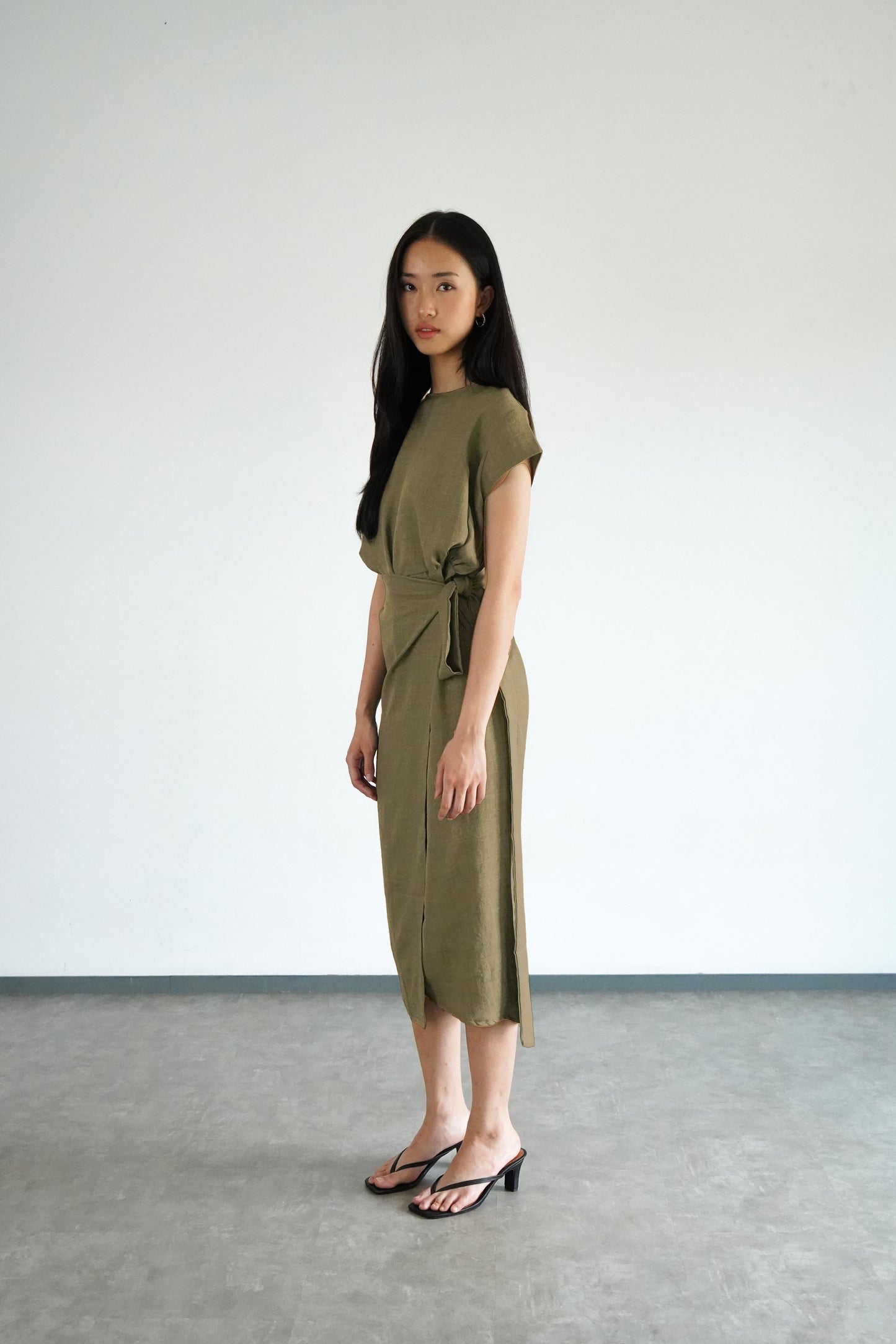 Akina Dress in Loose Linen - Moss Green – Yourpafon